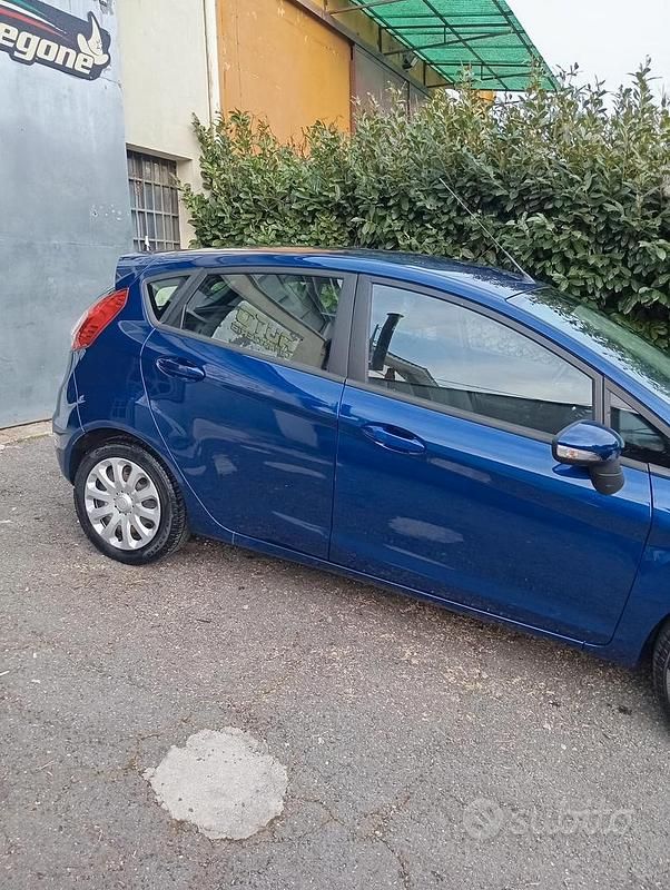 Usata Ford Fiesta 2017 Blu Berlina