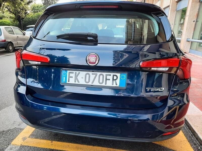 Usata Fiat Tipo Easy 120 CV (88 kW) 2017 Blu Station wagon