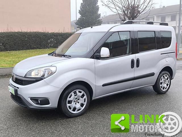Usata Fiat Doblò Lounge 95 CV (69 kW) 2016 Grigio Monovolume