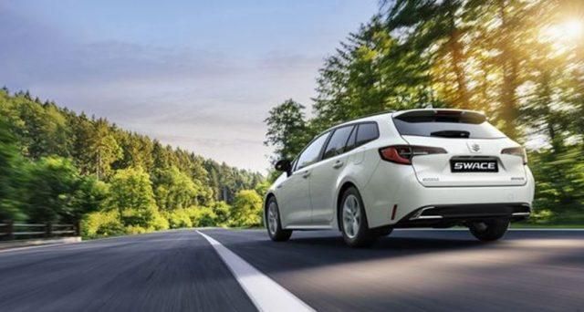 Usata Suzuki Swace 98 CV (72 kW) 2023 Bianco Station wagon