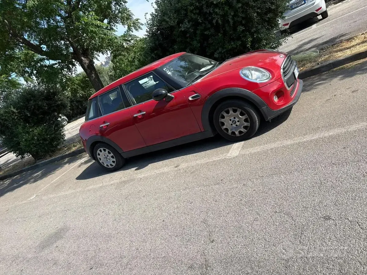 Usata Mini ONE 75 CV (55 kW) 2015 Rosso Utilitaria