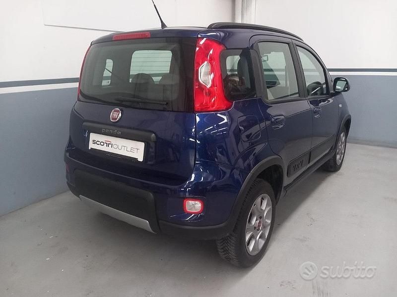 Usata Fiat Panda 4x4 S 95 CV (69 kW) 2016 Blu Utilitaria