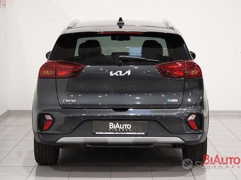 Usata Kia Niro Style 141 CV (103 kW) 2021 Grigio SUV