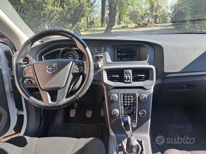 Usata Volvo V40 120 CV (88 kW) 2015 Station wagon