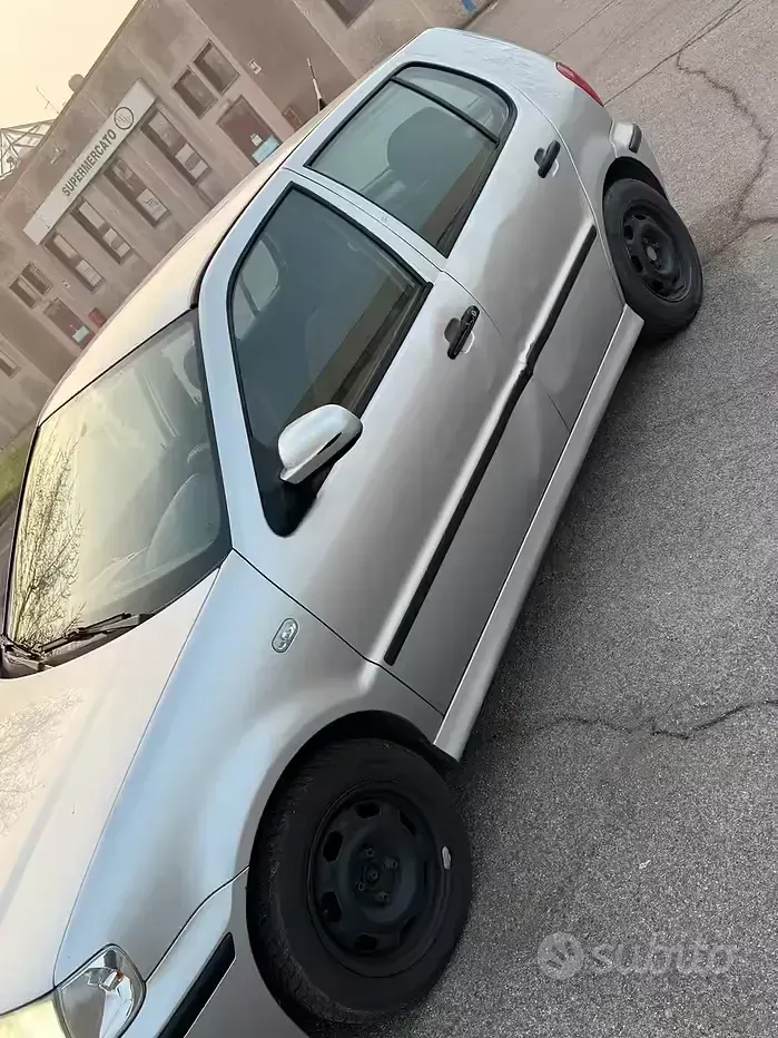 Usata VW Polo 60 CV (44 kW) 2001 Grigio Berlina