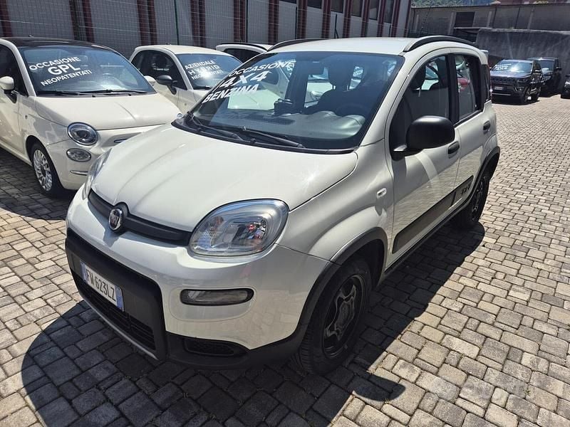 Usata Fiat Panda 4x4 S 86 CV (63 kW) 2019 Bianco Utilitaria