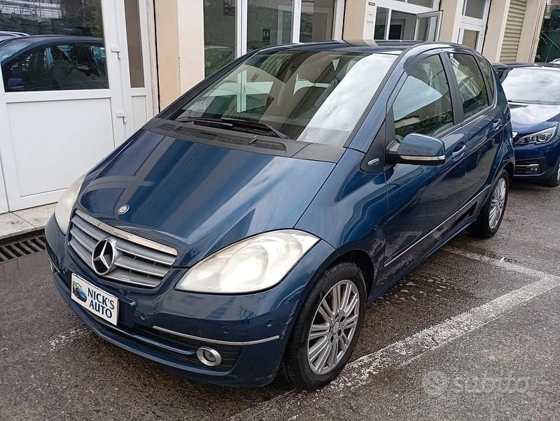 Usata Mercedes A180 116 CV (85 kW) 2010 Blu Berlina