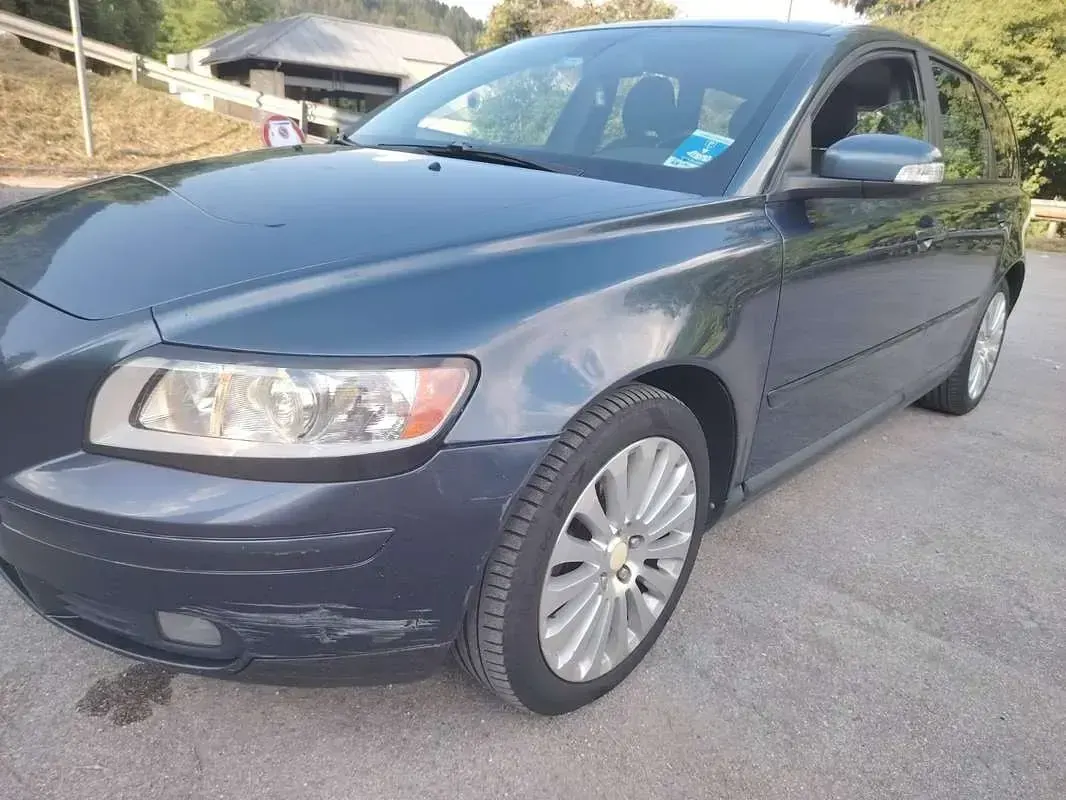 Usata Volvo V50 Momentum 136 CV (100 kW) 2006 Blu/azzurro Station wagon