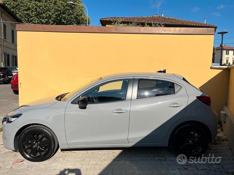 Grigio Usata 2024 Mazda 2 Tre volumi | 17.500 € (Buon prezzo) - Immagine 1/4