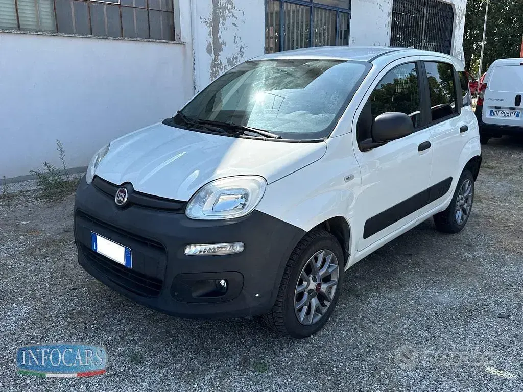 Usata Fiat Panda 4x4 84 CV (61 kW) 2019 Bianco pastello Utilitaria