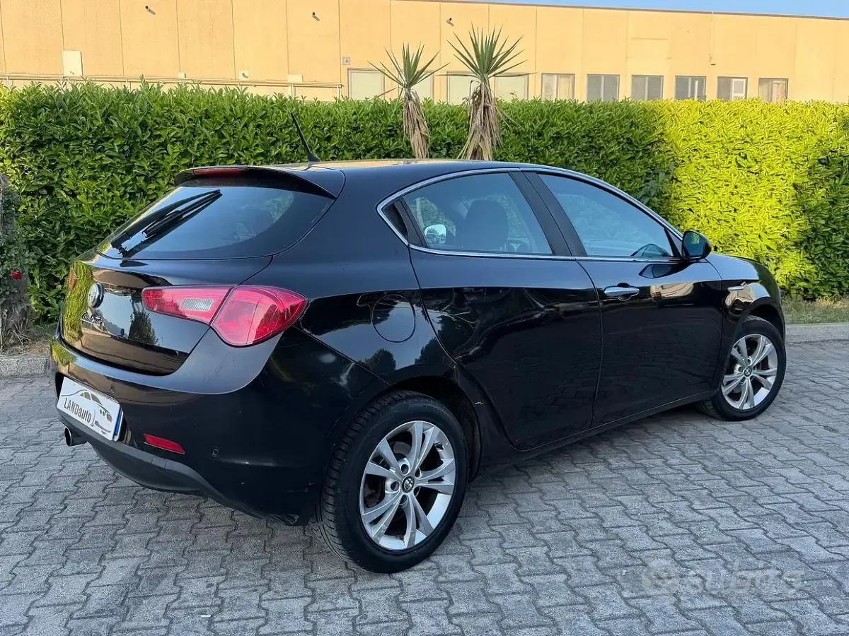 Usata Alfa Romeo Giulietta 105 CV (77 kW) 2011 Nero Utilitaria