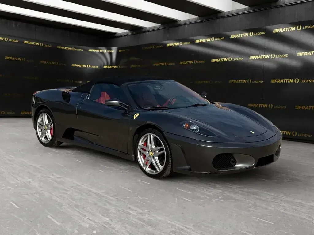 Usata Ferrari F430 490 CV (360 kW) 2007 Grigio silverstone Cabrio