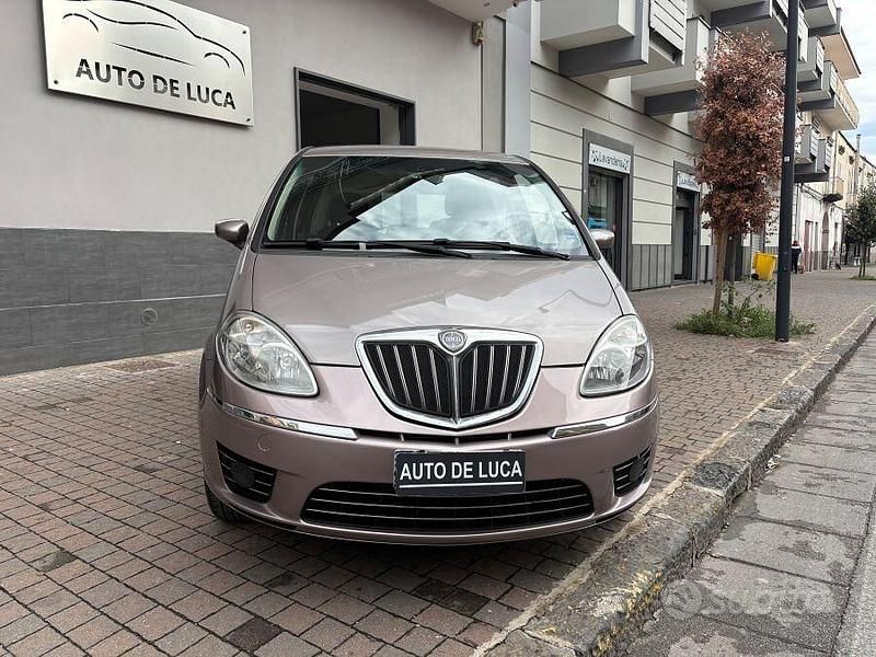 Usata Lancia Musa 95 CV (69 kW) 2009 Grigio Monovolume