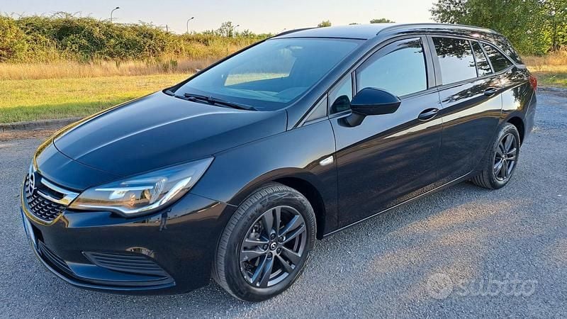 Usata Opel Astra Dynamic 110 CV (80 kW) 2019 Nero Station wagon