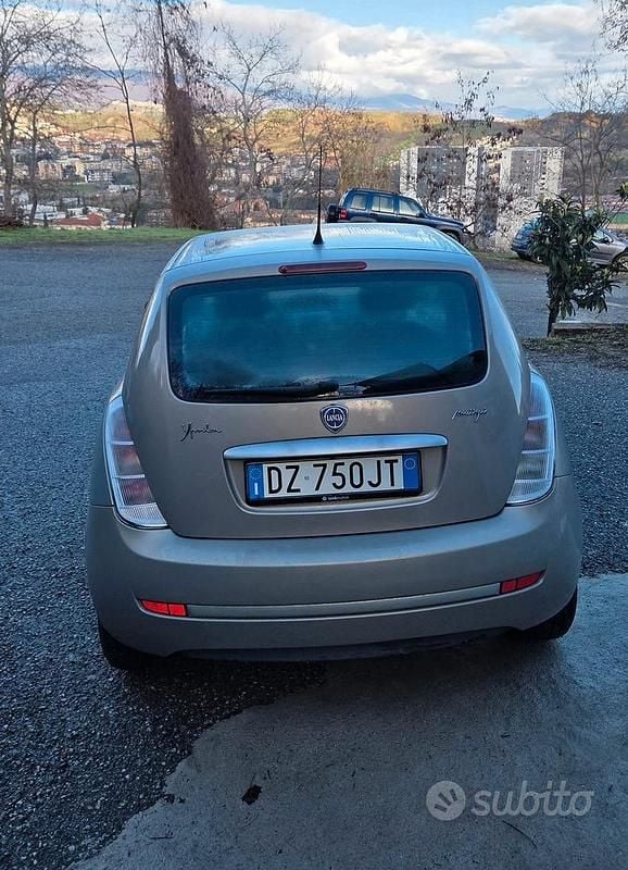 Usata Lancia Ypsilon 75 CV (55 kW) 2009 Grigio Utilitaria