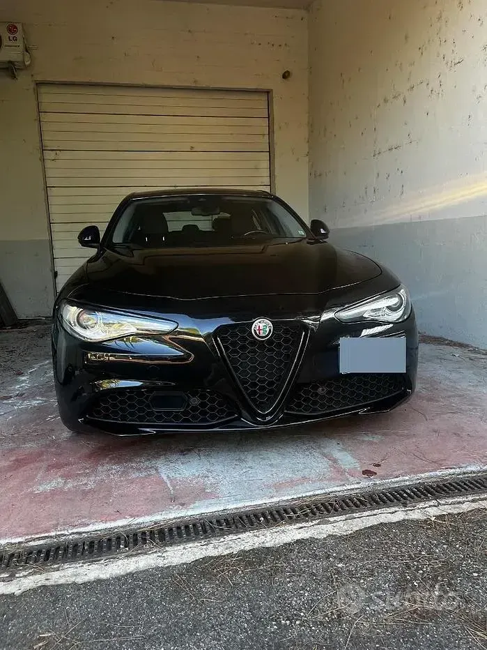 Usata Alfa Romeo Giulia Sprint 160 CV (117 kW) 2021 Nero Berlina