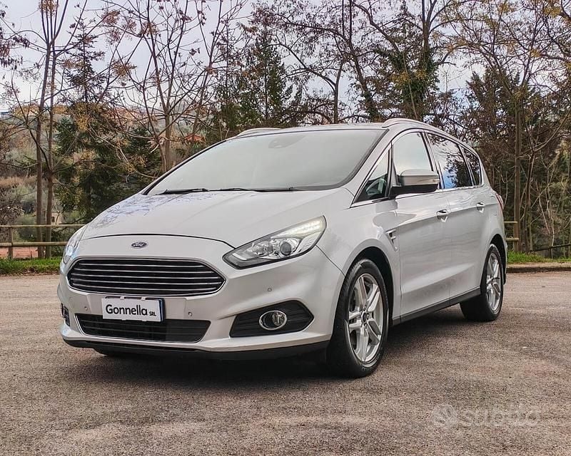 Usata Ford S-MAX Titanium 150 CV (110 kW) 2018 Grigio Monovolume