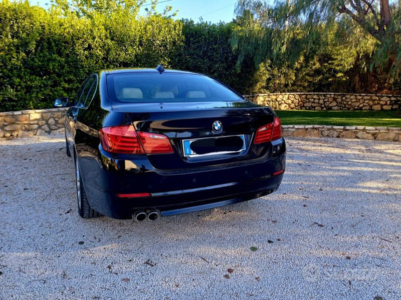 Usata BMW 520 184 CV (135 kW) 2012 Nero Berlina