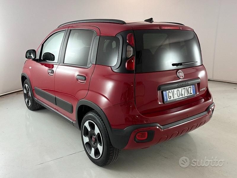 Usata Fiat Panda Cross Cross 70 CV (51 kW) 2024 Rosso Utilitaria