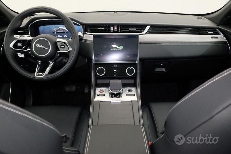 Usata Jaguar F-Pace R-Dynamic 404 CV (297 kW) 2021 Grigio SUV