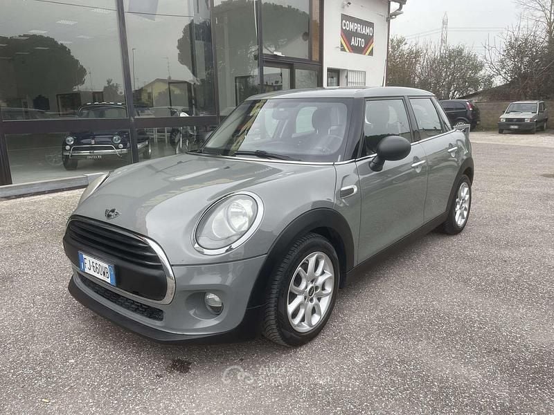 Usata Mini Cooper Clubman Business 95 CV (69 kW) 2017 Gray Station wagon