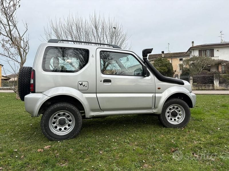 Usata Suzuki Jimny 2001 Grigio SUV