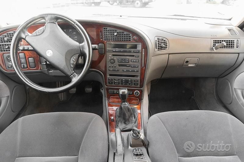 Usata Saab 9-5 150 CV (110 kW) 1997 Grigio Berlina