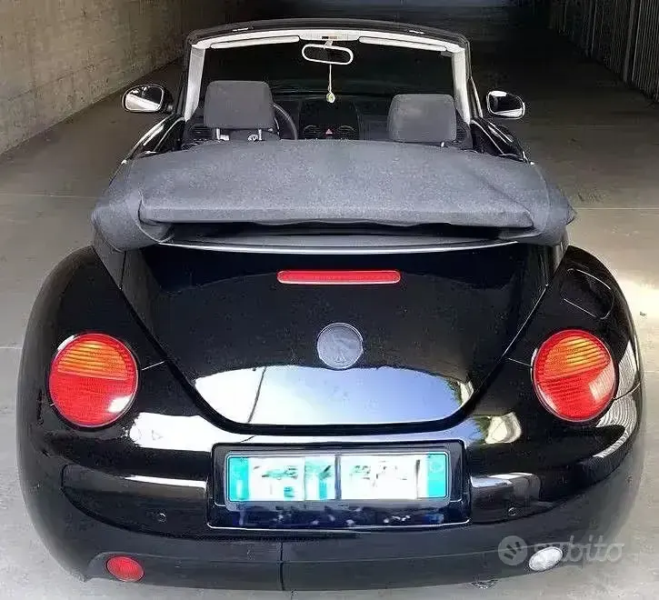Usata VW New Beetle 102 CV (75 kW) 2004 Nero Utilitaria