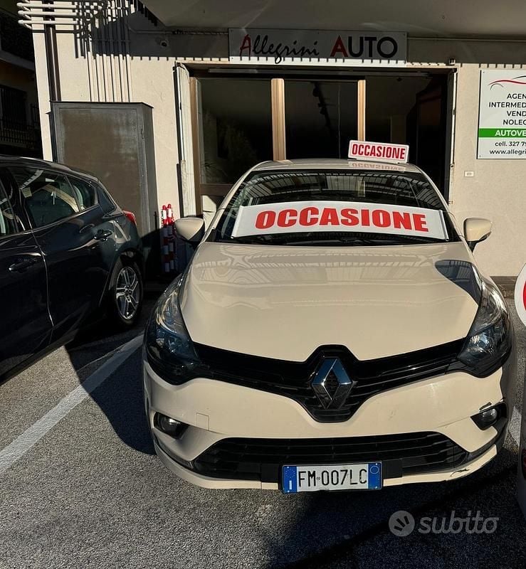 Usata Renault Clio IV Life 75 CV (55 kW) 2017 Beige Berlina