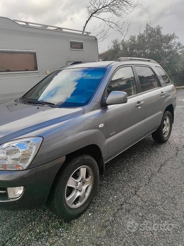 Usata Kia Sportage 140 CV (102 kW) 2005 Grigio SUV