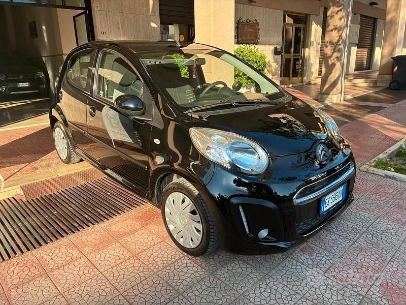 Begagnad Citroën C1 68 HK (50 kW) 2013 Svart Halvkombi