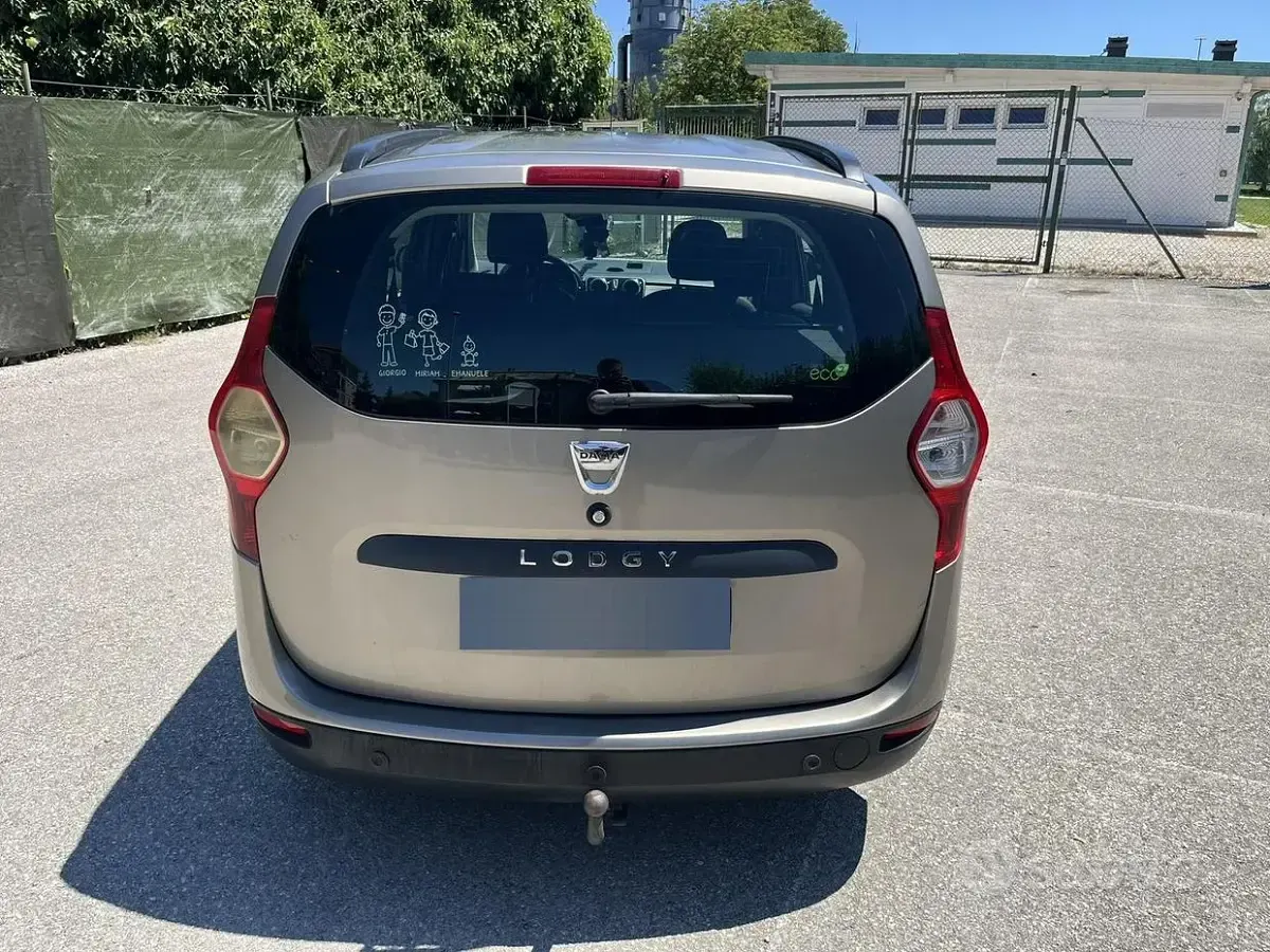 Usata Dacia Lodgy Lauréate 107 CV (78 kW) 2012 Arancione Monovolume