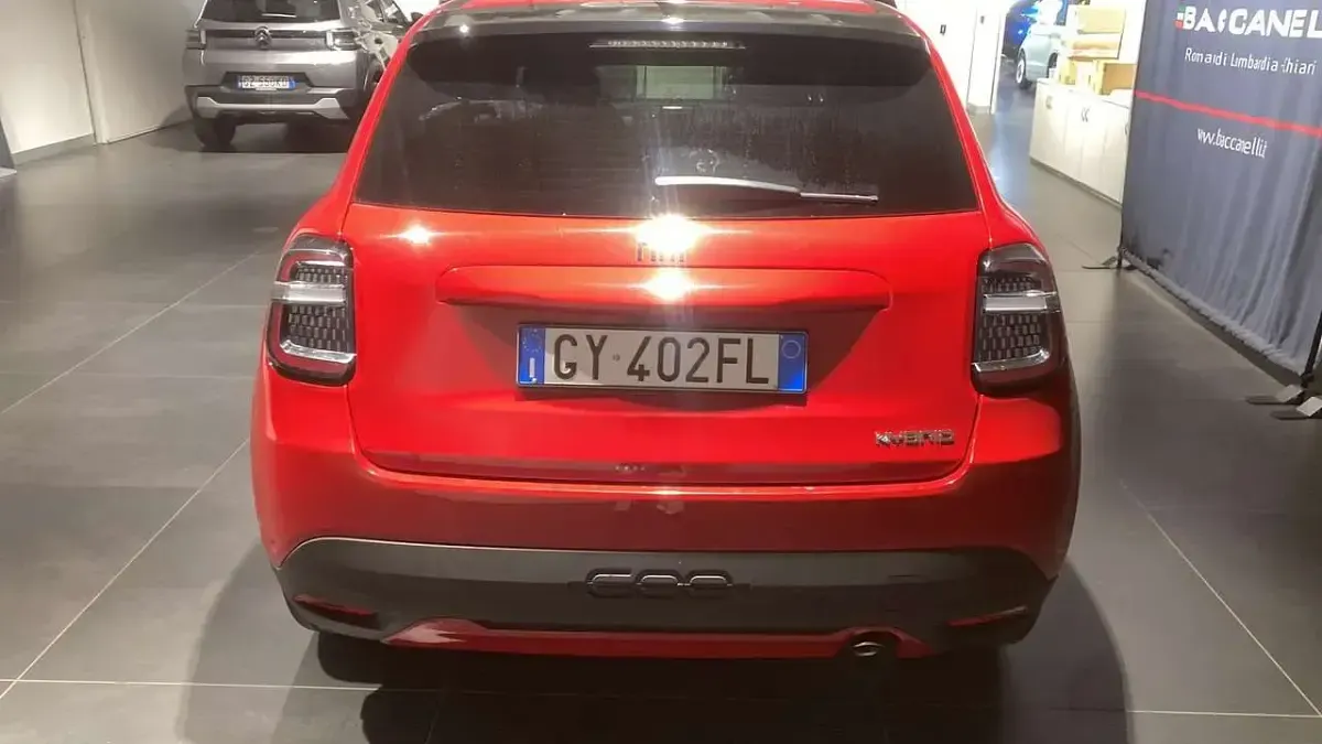Usata Fiat 600 La Prima 110 CV (80 kW) 2025 Rosso SUV