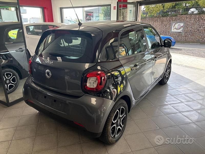 Usata Smart ForFour Passion 89 CV (65 kW) 2017 Grigio Utilitaria