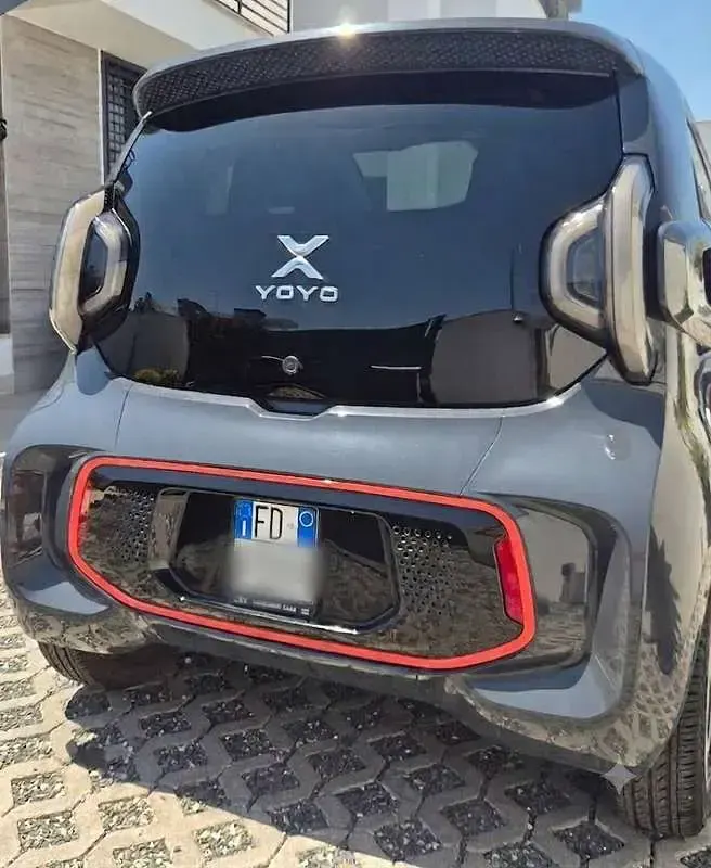 Usata XEV Yoyo 7 kW (10 CV) 2023 Nero Utilitaria