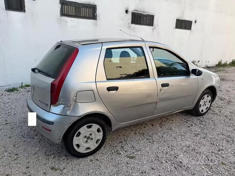 Usata Fiat Punto Active 60 CV (44 kW) 2005 Grigio Utilitaria