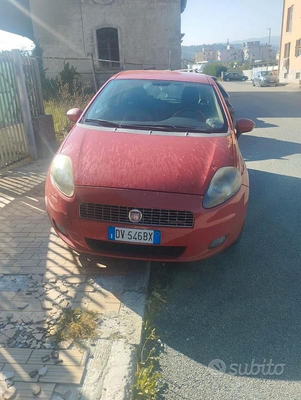 Usata Fiat Grande Punto 75 CV (55 kW) 2008 Rosso Utilitaria