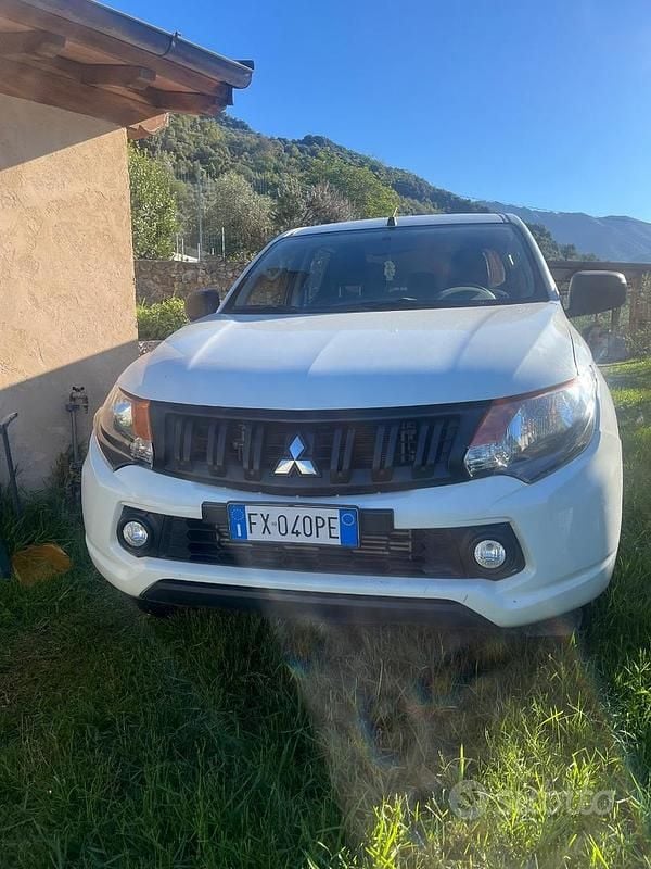 Usata Mitsubishi L 154 CV (113 kW) 2019 Bianco SUV