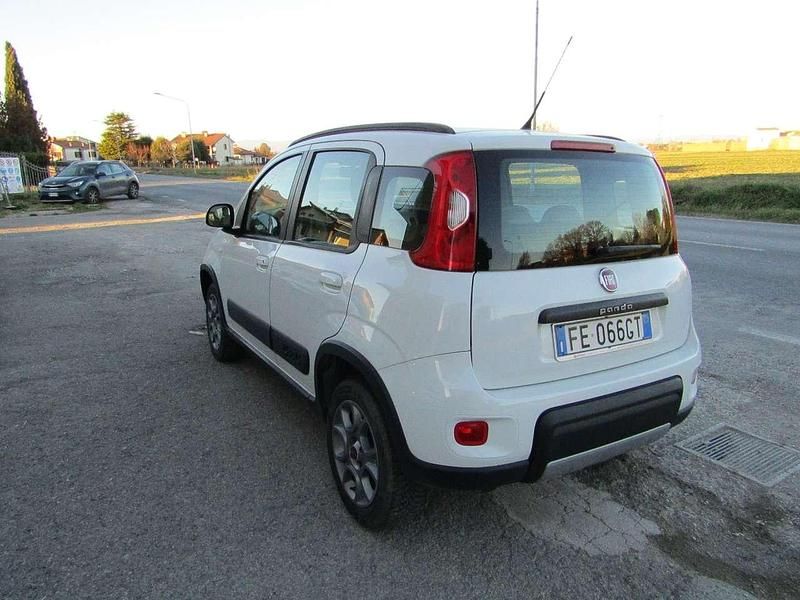 Usata Fiat Panda 4x4 S 95 CV (69 kW) 2016 Bianco Utilitaria