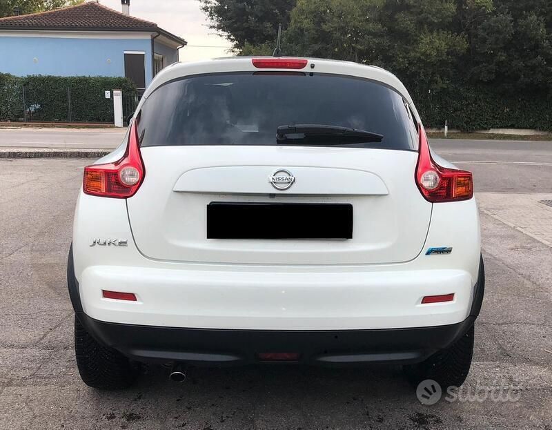 Usata Nissan Juke Tekna 110 CV (80 kW) 2011 Bianco SUV