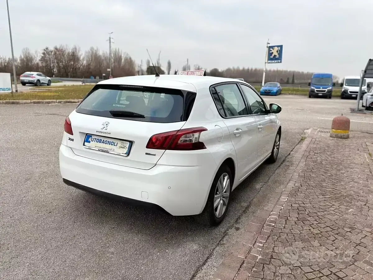 Usata Peugeot 308 Active 110 CV (80 kW) 2017 Bianco Berlina