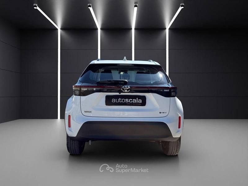 Usata Toyota Yaris Cross Active 92 CV (67 kW) 2025 Bianco SUV