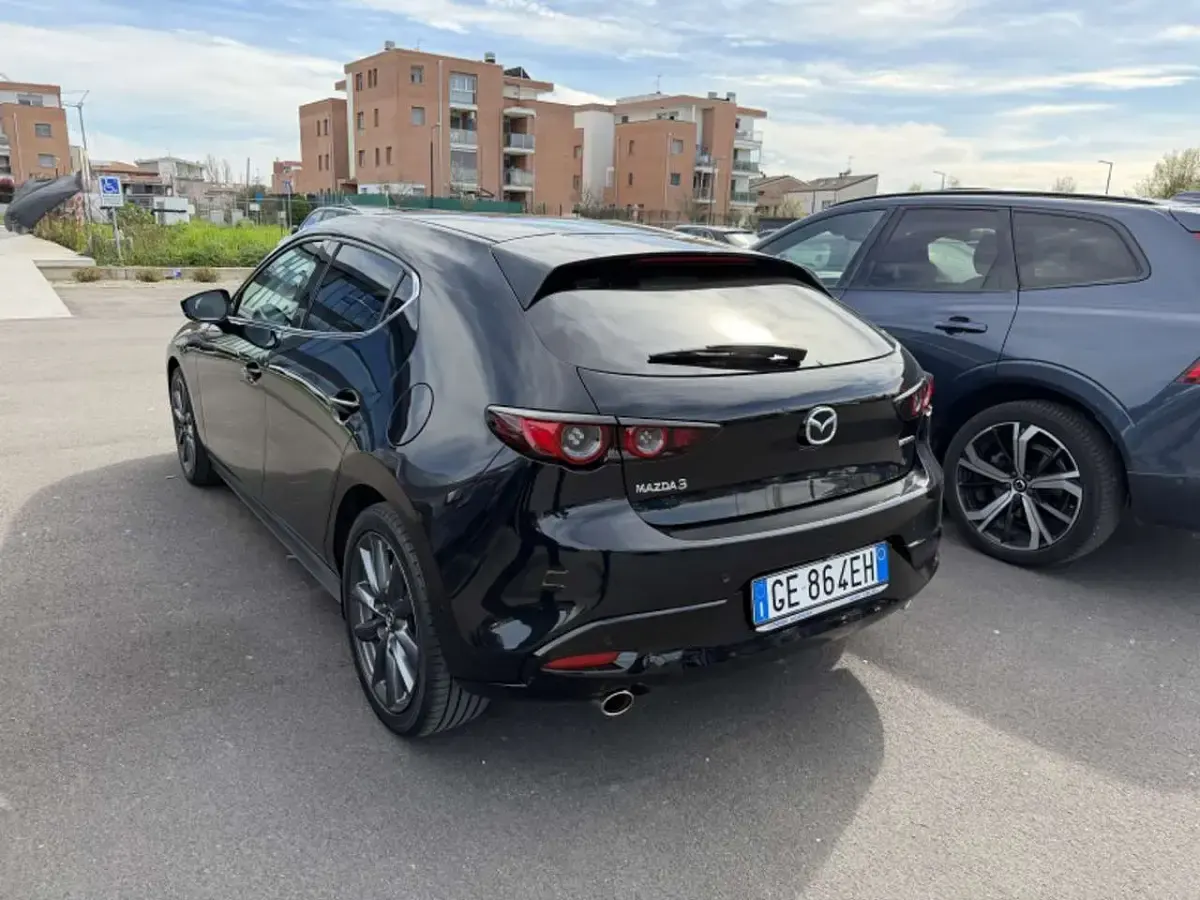 Usata Mazda 3 Exceed 150 CV (110 kW) 2021 Nero metallizzato Berlina