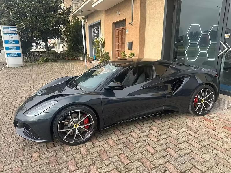 Usata Lotus Emira 406 CV (298 kW) 2025 Grigio Coupé