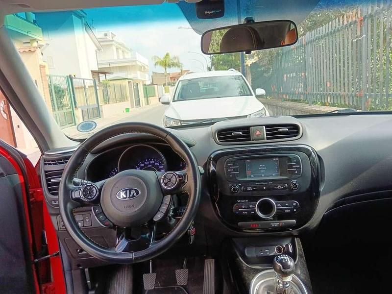 Usata Kia Soul 128 CV (94 kW) 2016 Rosso SUV