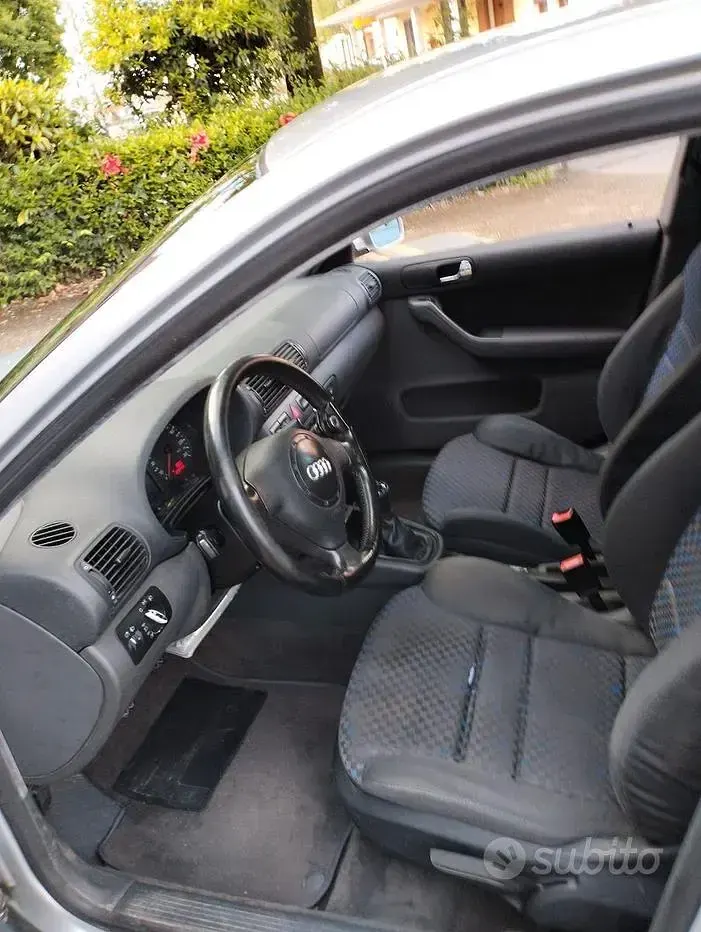 Usata Audi A3 90 CV (66 kW) 2000 Grigio Utilitaria