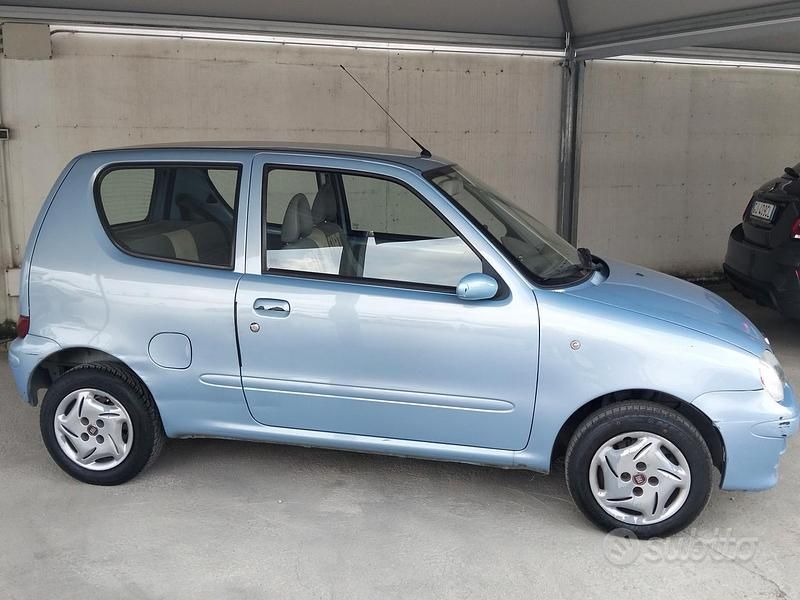 Usata Fiat Seicento 54 CV (39 kW) 2010 Blu Utilitaria