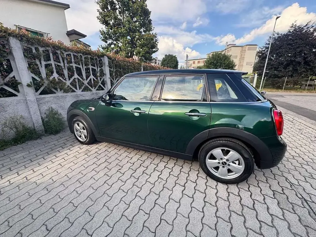 Usata Mini Cooper D Business 136 CV (100 kW) 2017 Verde Utilitaria