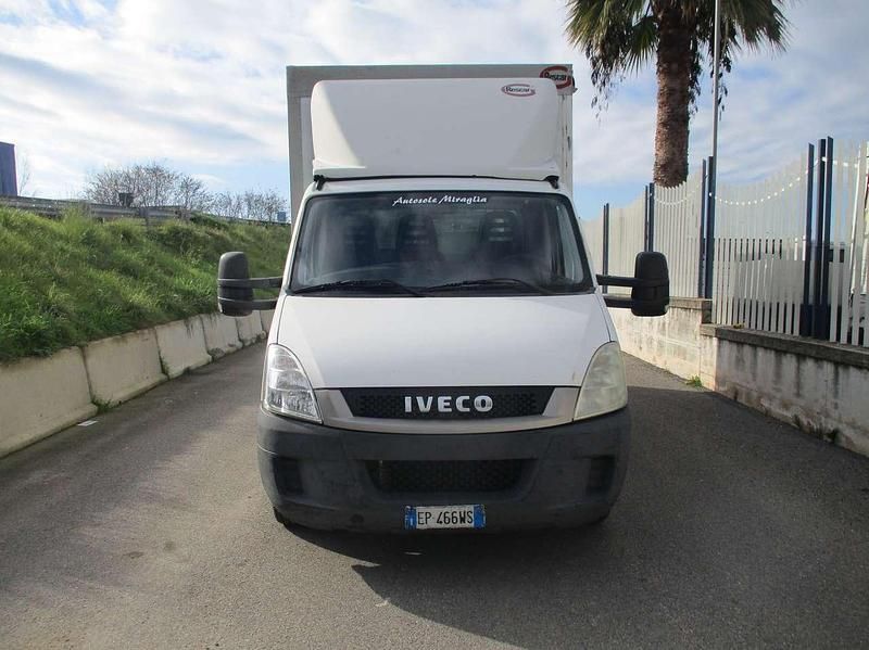 Usata Iveco Daily 177 CV (130 kW) 2013 Bianco