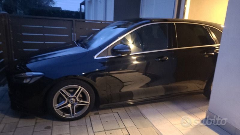 Usata Mercedes B200 AMG 150 CV (110 kW) 2020 Nero Monovolume